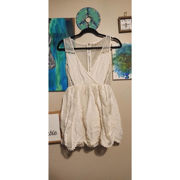 White sleeveless top netting see thru back lace details layered bottom M  Luxxel - Picture 5 of 9